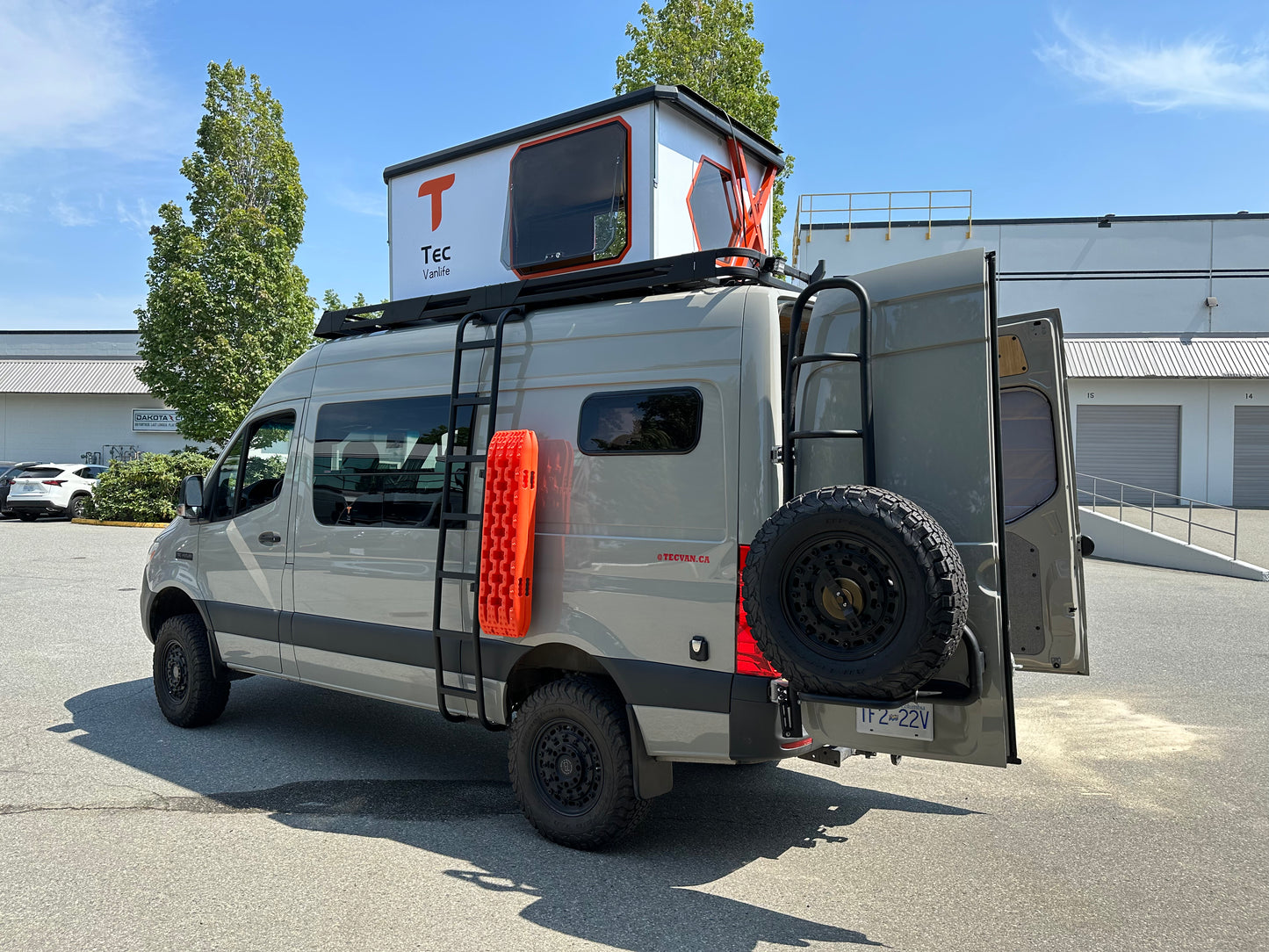 Sprinter Two-in-one ladder and tire carrier - Aluminum