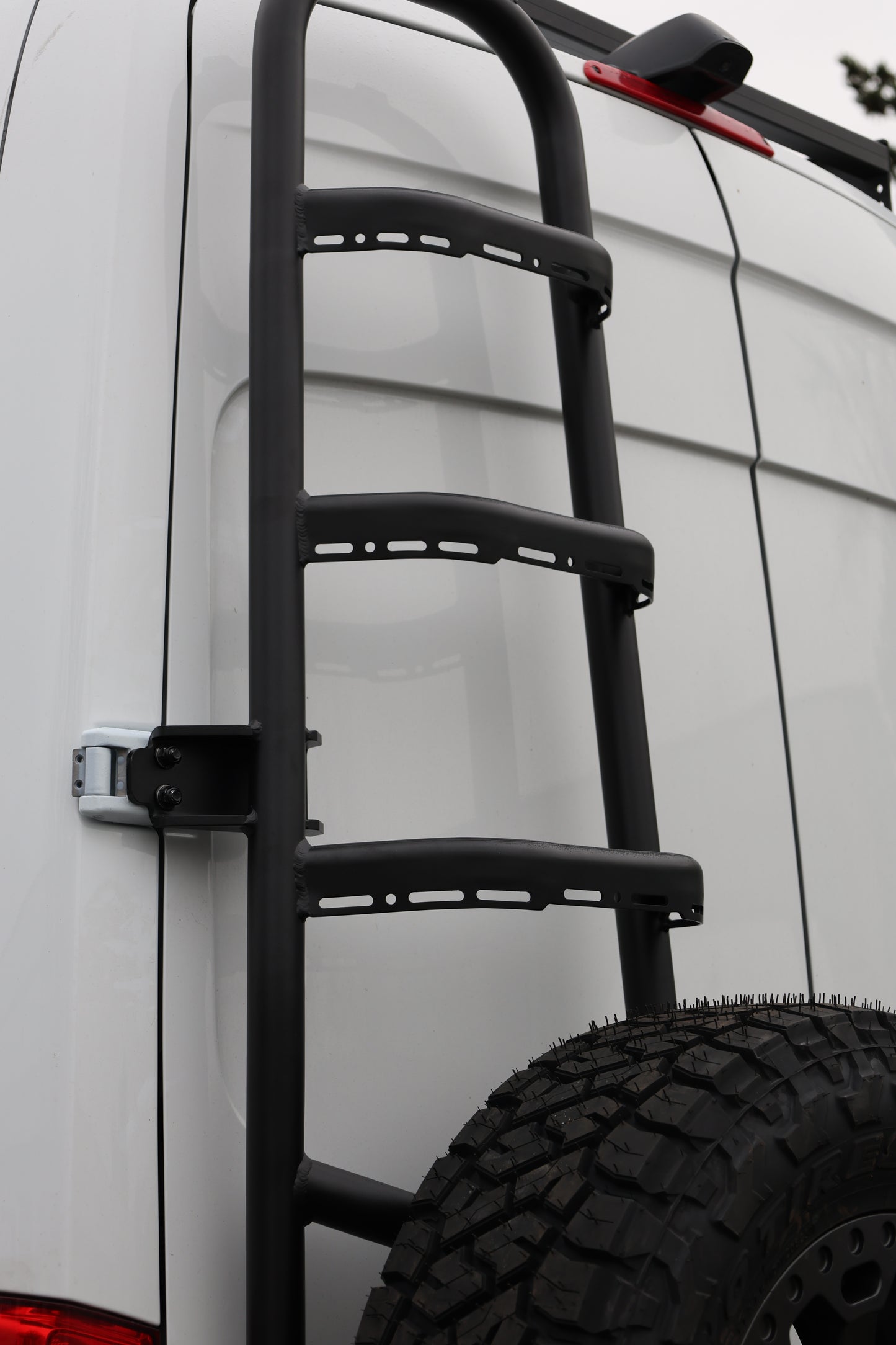 Sprinter two-in-one tire ladder carrier