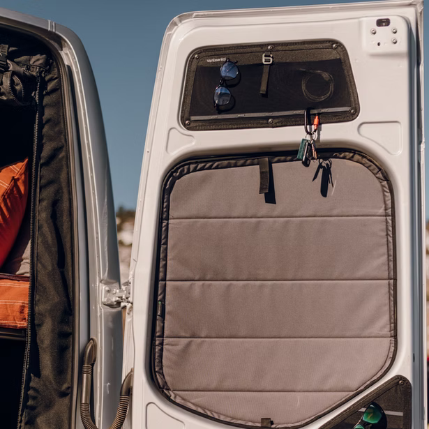 Panneaux de rangement supérieurs de porte arrière pour Mercedes Sprinter VanEssential (paire)