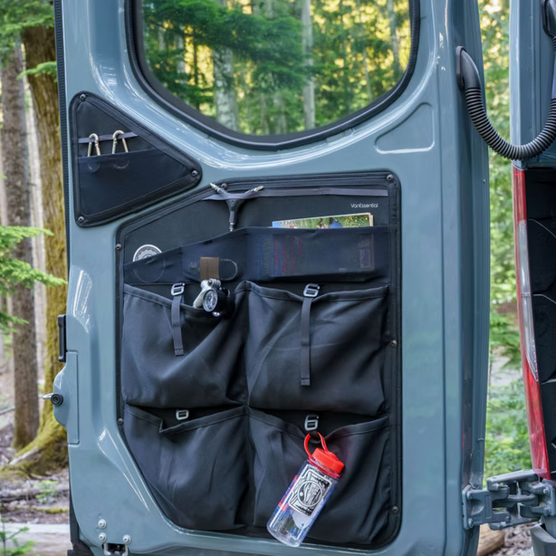 Panneaux de rangement inférieurs de porte arrière VanEssential Mercedes Sprinter VS30 (2019 - Actuel) (Paire)