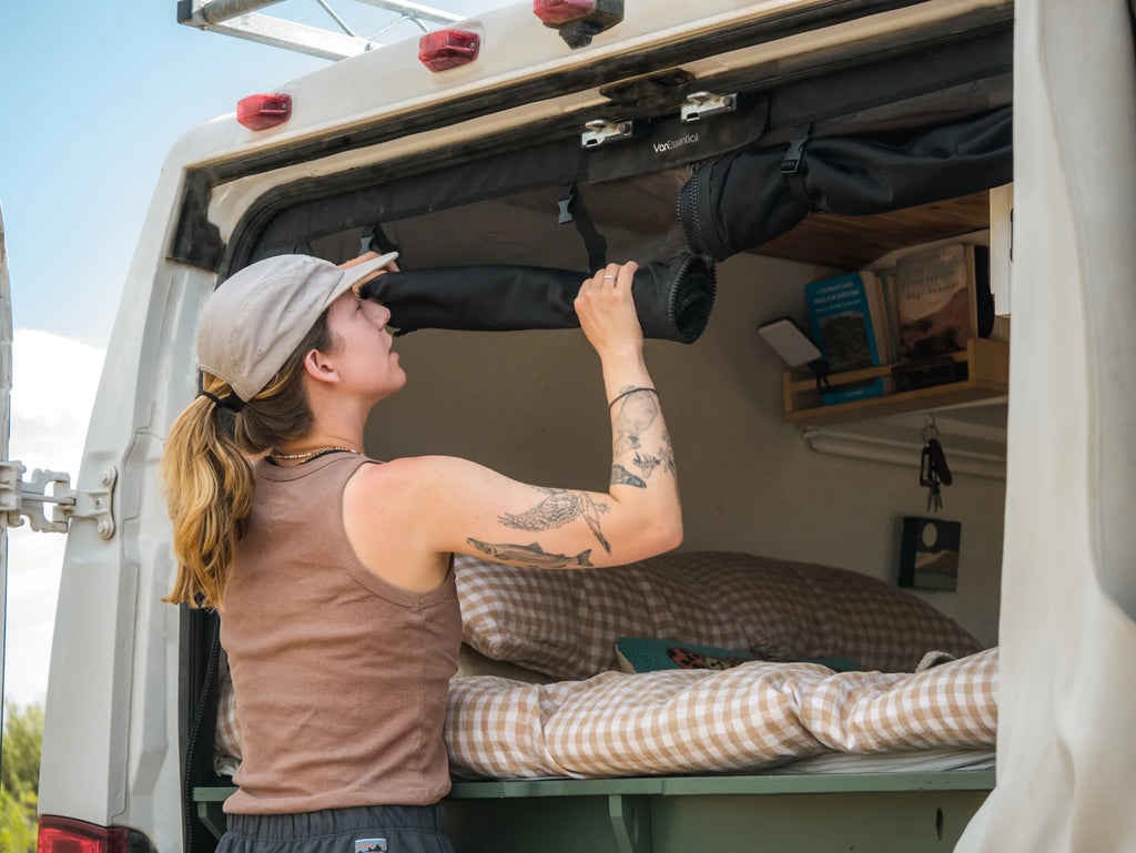 RamProMasterRearDoorBugScreen_VanEssential-Meshrollup