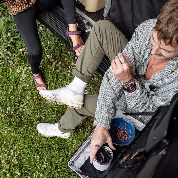 Panneaux de rangement inférieurs de porte arrière VanEssential Ram Promaster (arrière)