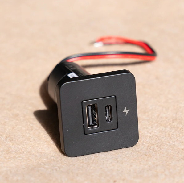 Scanstrut TILE USB-A & C Interior Charging Socket – Black Bezel