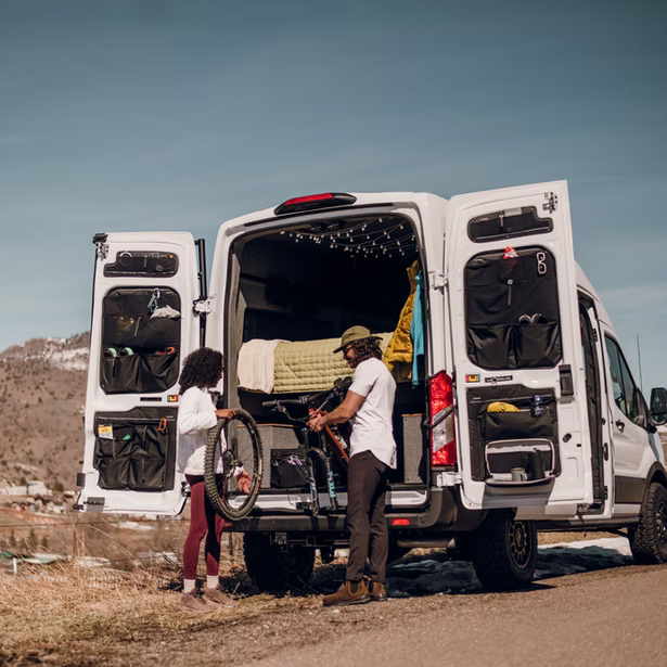 Panneaux de rangement supérieurs de porte arrière VanEssential pour Ford Transit (paire) 